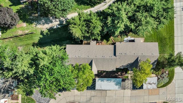 27 Sugarwood Court 1, St Peters, MO 63376