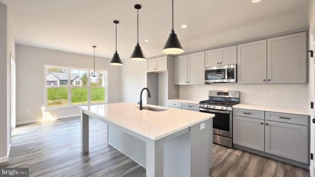 615 ESTATE DR, Mechanicsburg, PA 17055