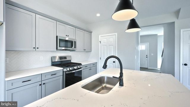 615 ESTATE DR, Mechanicsburg, PA 17055