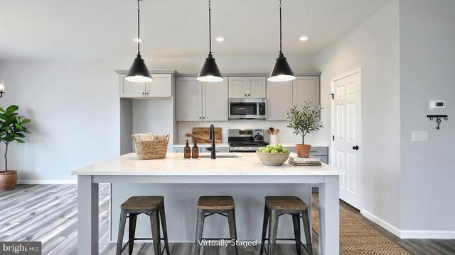 615 ESTATE DR, Mechanicsburg, PA 17055