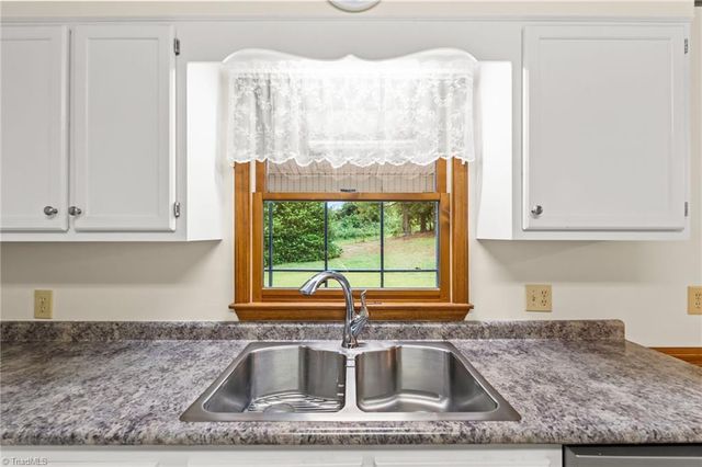 482 Motsinger Road, Winston-salem, NC 27107