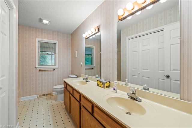482 Motsinger Road, Winston-salem, NC 27107