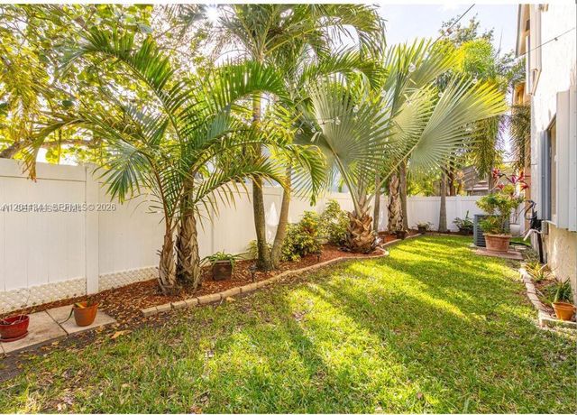 11938 NW 12th St, Pembroke Pines, FL 33026