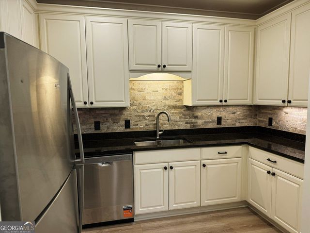 77 Peachtree Place NE 211, Atlanta, GA 30309