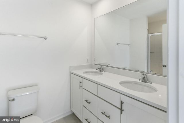 123 COURTHOUSE DR, Martinsburg, WV 25404