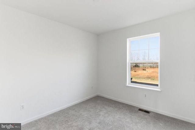 123 COURTHOUSE DR, Martinsburg, WV 25404