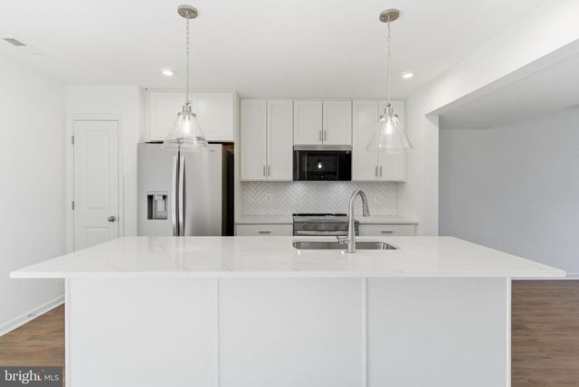 123 COURTHOUSE DR, Martinsburg, WV 25404