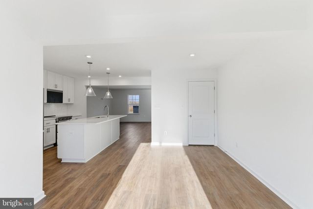 123 COURTHOUSE DR, Martinsburg, WV 25404