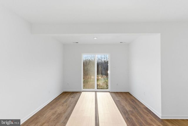 123 COURTHOUSE DR, Martinsburg, WV 25404