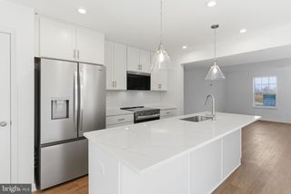 123 COURTHOUSE DR, Martinsburg, WV 25404