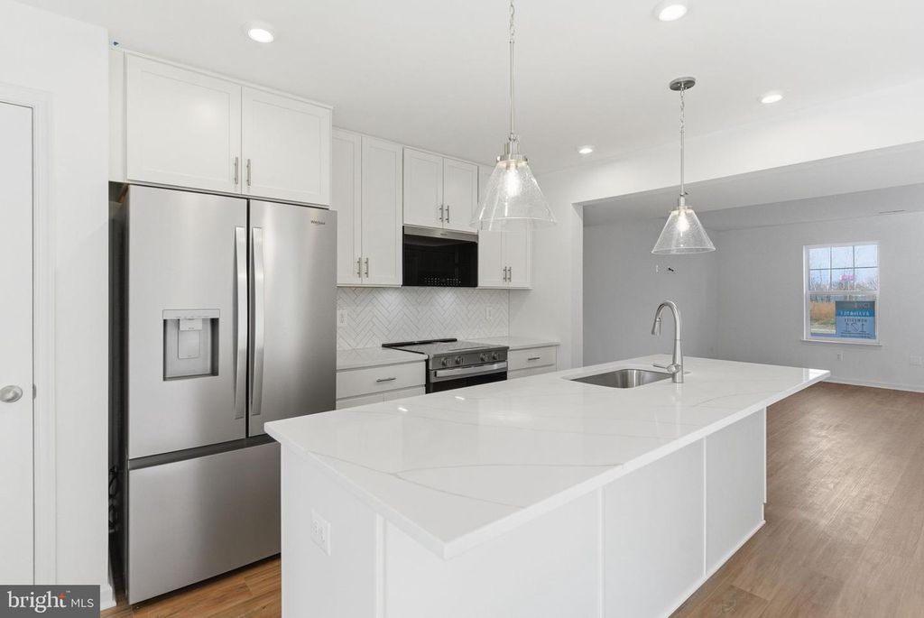 123 COURTHOUSE DR, Martinsburg, WV 25404