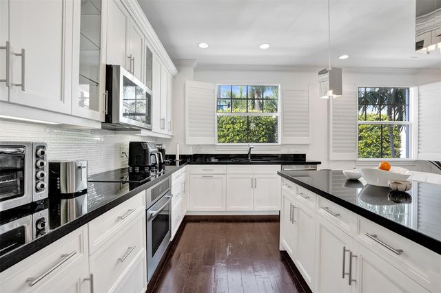 381 E Cannery Row Circle, Delray Beach, FL 33444