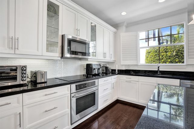 381 E Cannery Row Circle, Delray Beach, FL 33444