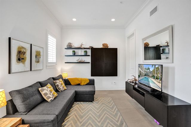 381 E Cannery Row Circle, Delray Beach, FL 33444