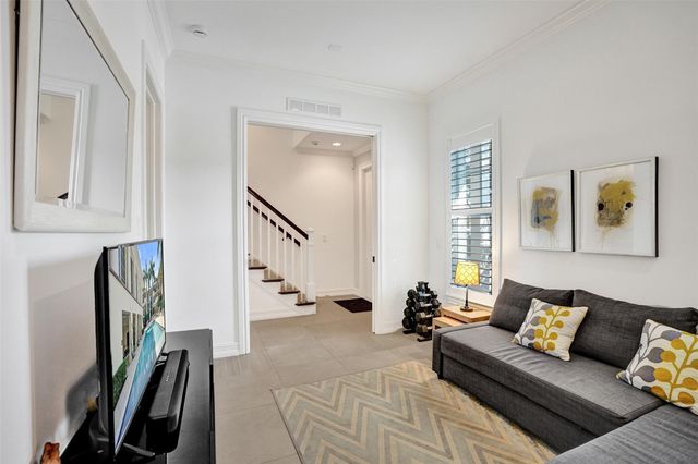 381 E Cannery Row Circle, Delray Beach, FL 33444