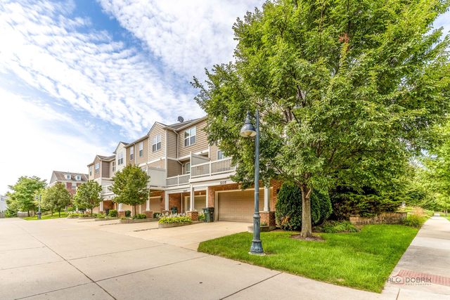 3211 Coral Lane, Glenview, IL 60026