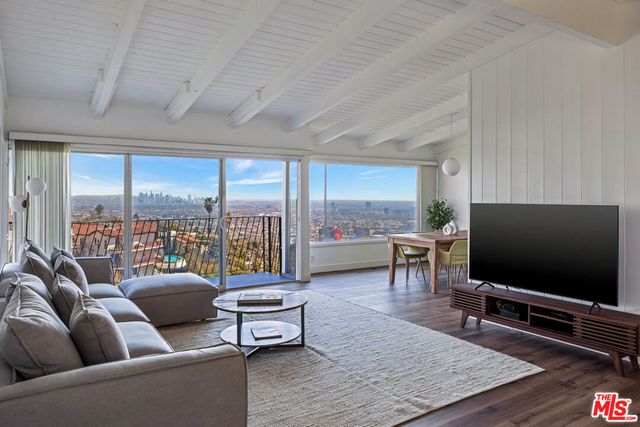 9432 Sierra Mar Place, Los Angeles, CA 90069