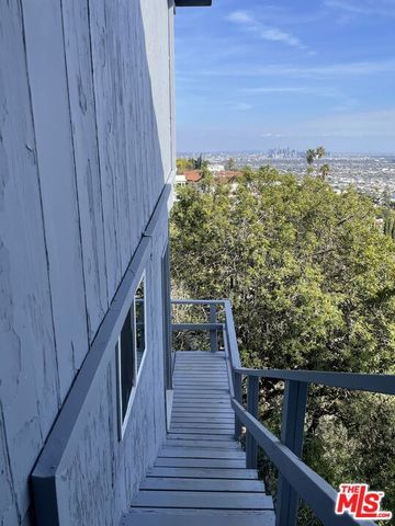 9432 Sierra Mar Place, Los Angeles, CA 90069