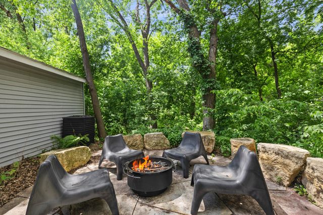 1411 Chelmsford Street, Saint Paul, MN 55108