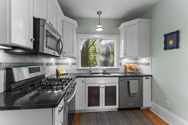 1411 Chelmsford Street, Saint Paul, MN 55108