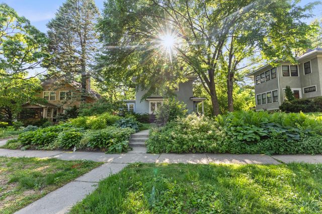 1411 Chelmsford Street, Saint Paul, MN 55108