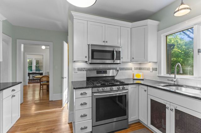 1411 Chelmsford Street, Saint Paul, MN 55108