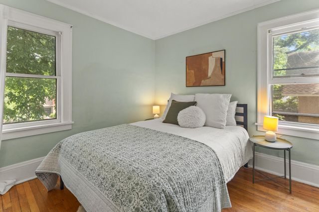1411 Chelmsford Street, Saint Paul, MN 55108