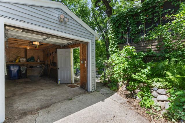 1411 Chelmsford Street, Saint Paul, MN 55108