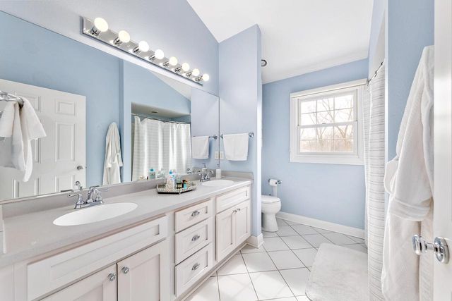 14445 W Meadowshire DRIVE, New Berlin, WI 53151