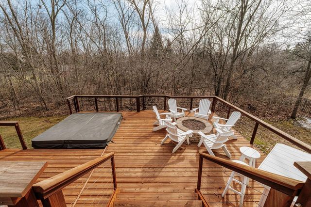 14445 W Meadowshire DRIVE, New Berlin, WI 53151