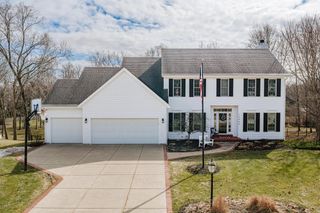 14445 W Meadowshire DRIVE, New Berlin, WI 53151