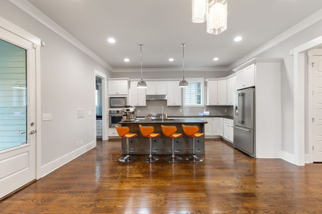 1917 Warfield Dr, Nashville, TN 37215