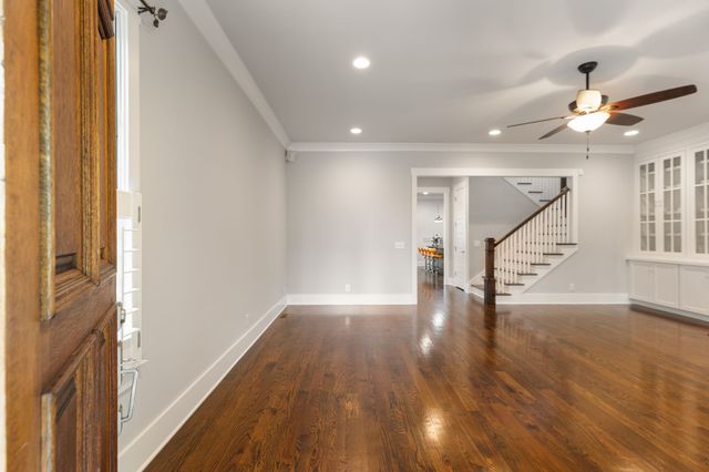 1917 Warfield Dr, Nashville, TN 37215