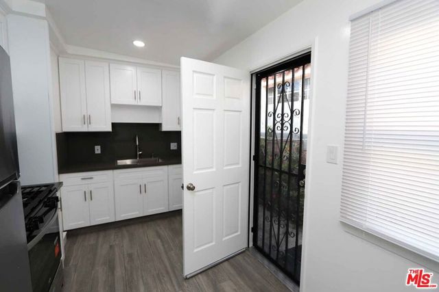 1805 Silver Lake Boulevard, Los Angeles, CA 90026