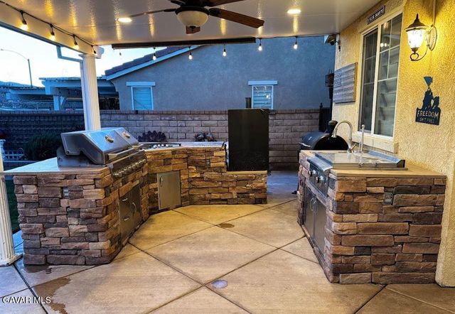 2406 Loganberry Circle, Palmdale, CA 93551