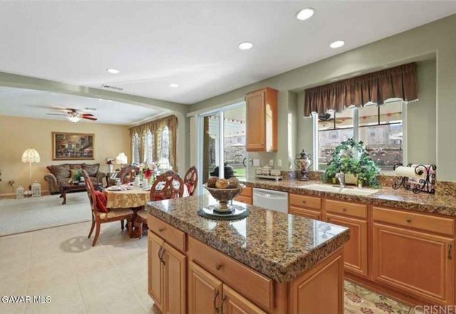 2406 Loganberry Circle, Palmdale, CA 93551