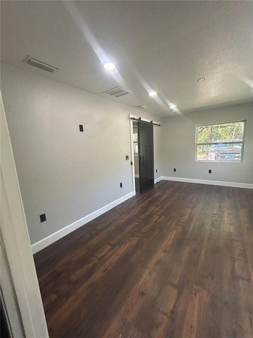 1111 SE 6TH AVENUE, Gainesville, FL 32601