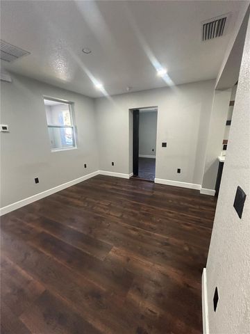 1111 SE 6TH AVENUE, Gainesville, FL 32601