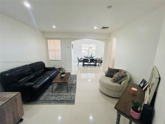 10963 NW 87th Ln 10963, Doral, FL 33178