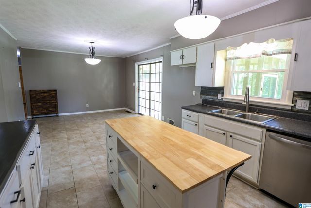 904 RIDGE DRIVE, Weaver, AL 36277
