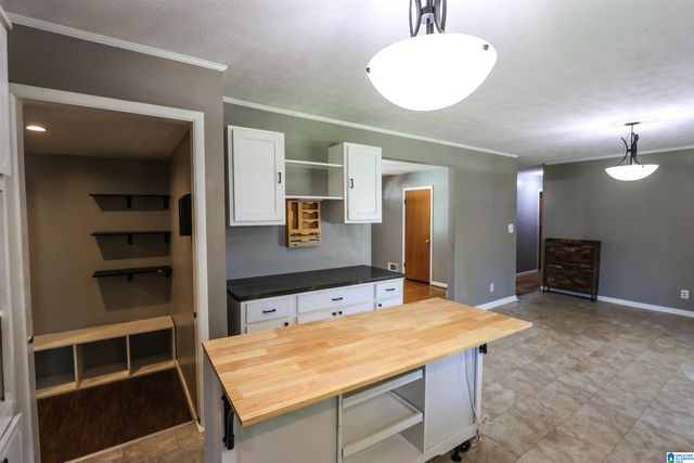 904 RIDGE DRIVE, Weaver, AL 36277