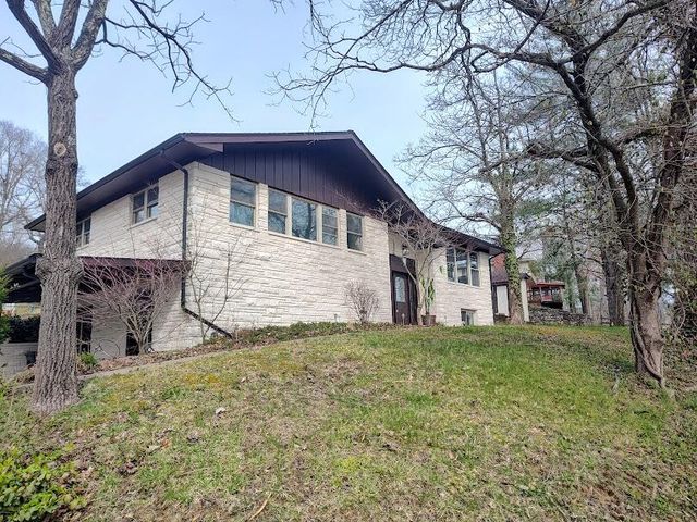 609 Crestview Lane, Morehead, KY 40351