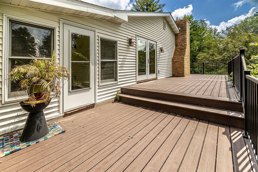 Image 7 of property listing at N6988 Torgerson Road, Black River Falls, WI 54615