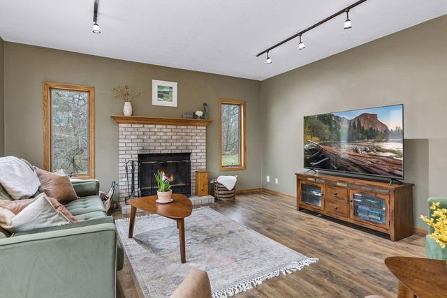 230 Plainview Drive, River Falls, WI 54022