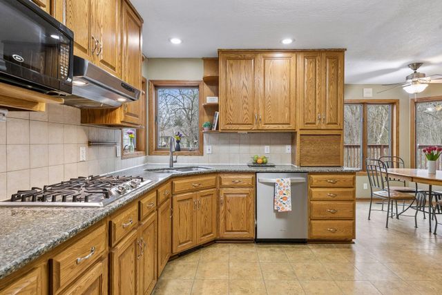 230 Plainview Drive, River Falls, WI 54022