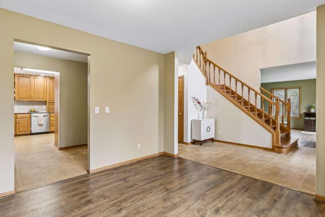 230 Plainview Drive, River Falls, WI 54022