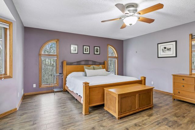230 Plainview Drive, River Falls, WI 54022