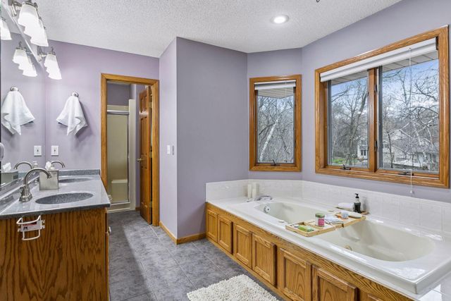 230 Plainview Drive, River Falls, WI 54022