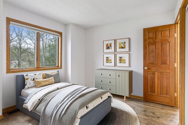 230 Plainview Drive, River Falls, WI 54022