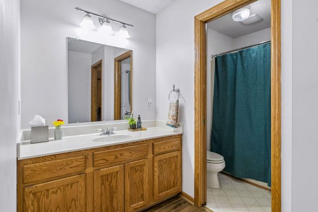 230 Plainview Drive, River Falls, WI 54022